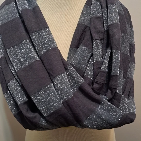 3 FOR 12 SALE Ann Taylor LOFT Metallic Striped Infinity Scarf - Picture 9 of 12